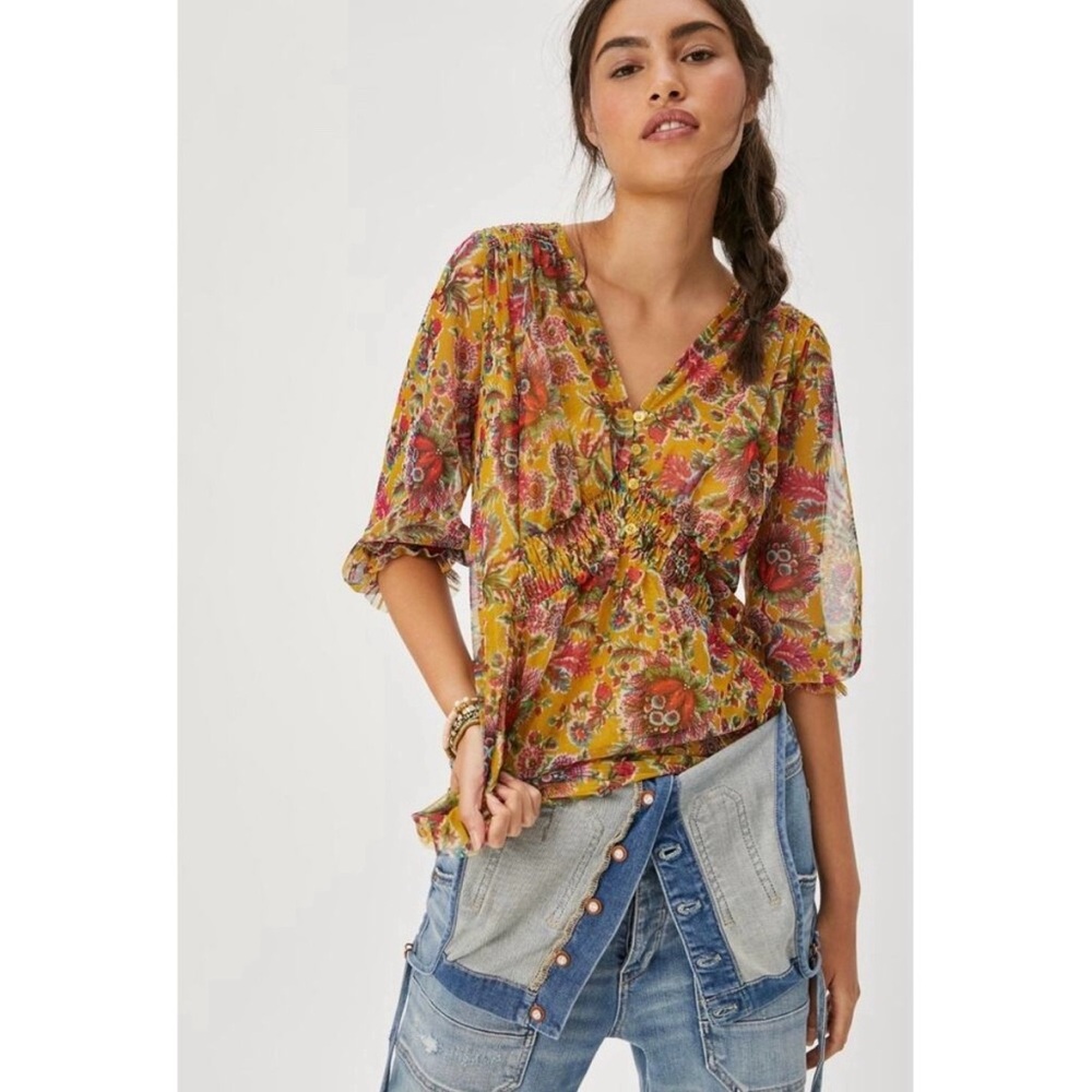 Anthropologie Gretchen Smocked Button Front Tunic Blouse in Yellow & Pink Floral